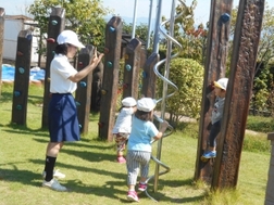 元気いっぱい外遊び！